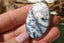 Pendentif opale blanche dendritique naturelle - Pierre aux motifs arborescents