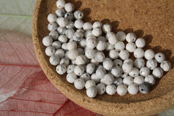 HOWLITE perles FACETTES 4 mm